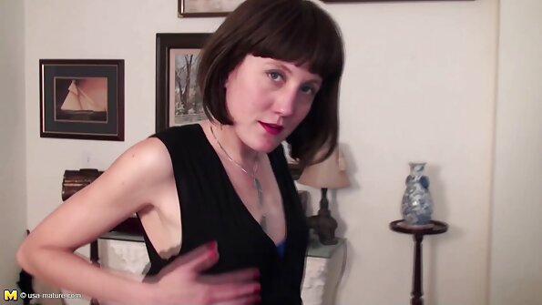 Seksowna Peta Jensen rozkłada nogi seks filmy z mamuśkami na dużego fiuta